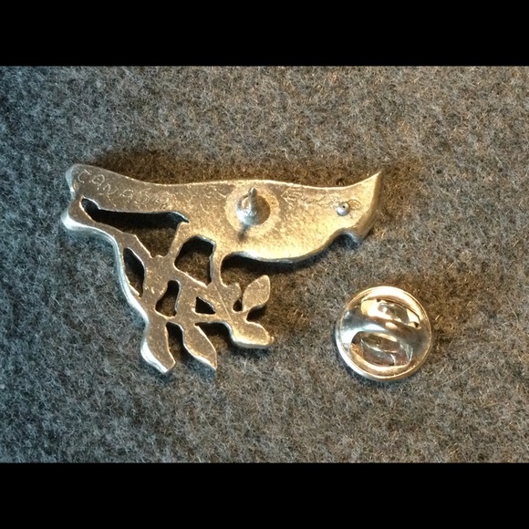 Pewter Cardinal TieTac Made in Canada - Picture 2 of 4